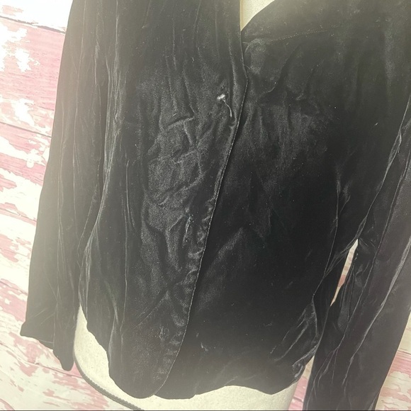 VINTAGE DENNIS GOLDSMITH Black Velvet Cardigan 10 - Picture 4 of 7